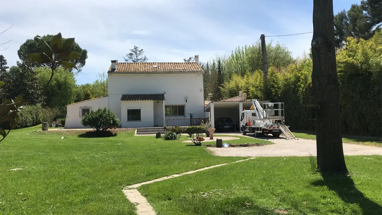 Artisan couvreur Salon-de-Provence – Garantie décennale