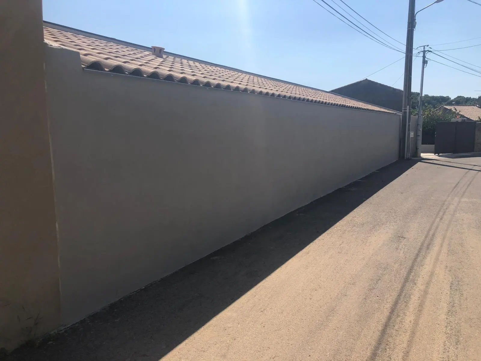 ravalement façade Salon-de-Provence avec peinture extérieure résistante pour protéger et embellir la façade maison