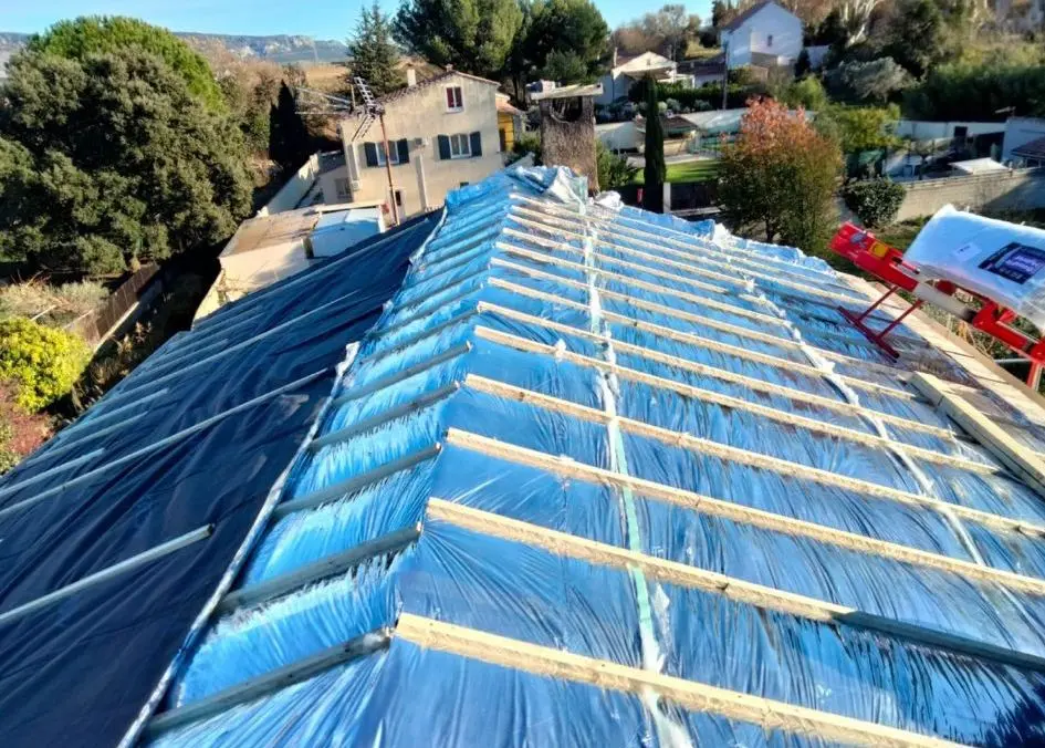 rénovation toiture Salon-de-Provence pour préserver la maison, améliorer le confort et valoriser durablement le bien immobilier