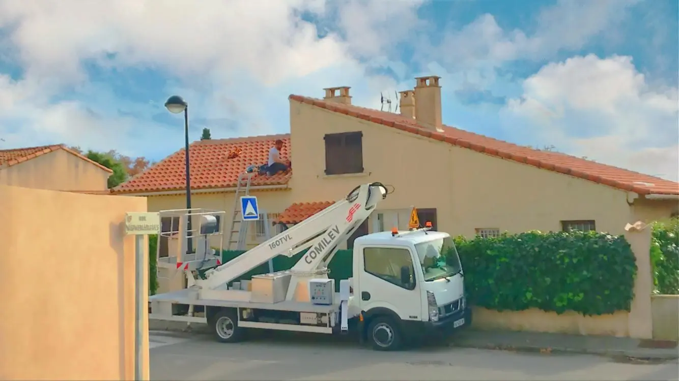 urgence toiture Salon-de-Provence avec intervention immédiate pour sécuriser la toiture et limiter les dégâts sur l’habitation