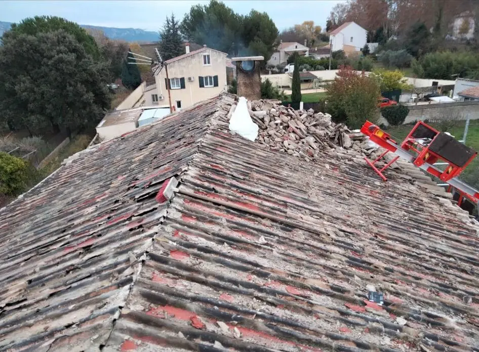 urgence toiture Salon-de-Provence pour sécuriser une toiture endommagée et protéger les occupants du logement